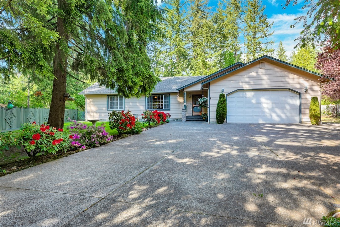 Property Photo:  6128 Willow Place  WA 98266 