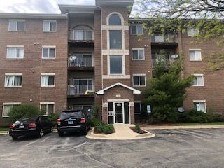 Property Photo:  941 North Swift Road 204  IL 60101 