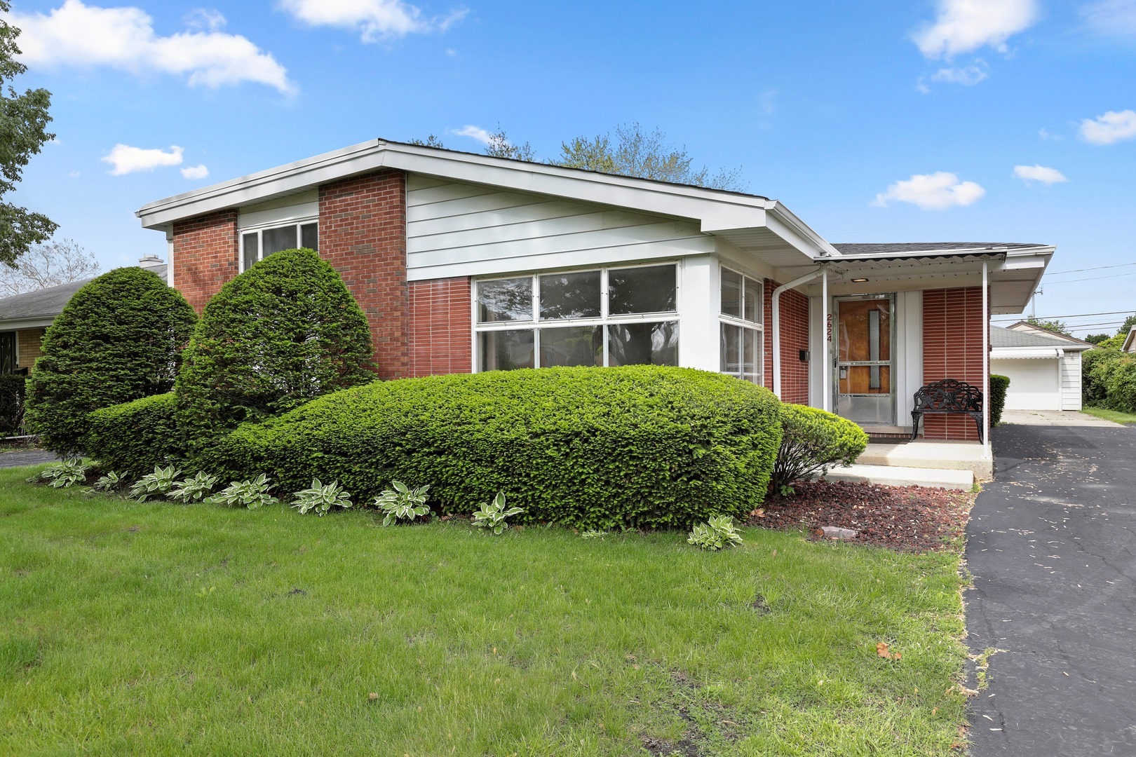 Property Photo:  2624 Kensington Avenue  IL 60154 