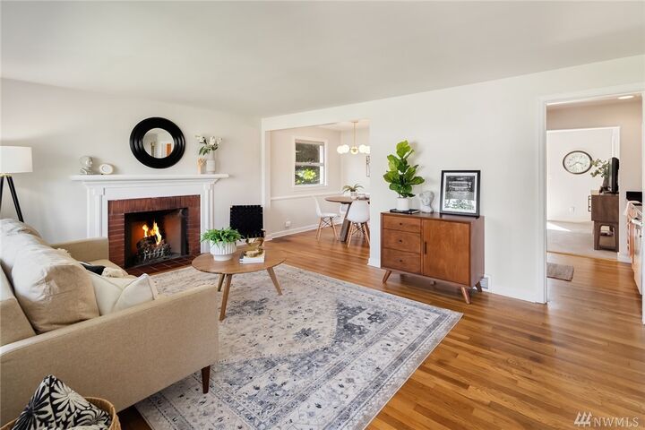 Property Photo: 4227 33rd Ave W WA 98199