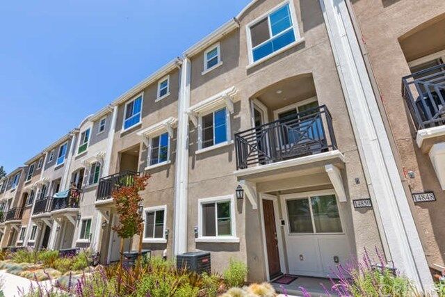 Property Photo:  14850 Maple  CA 91402 