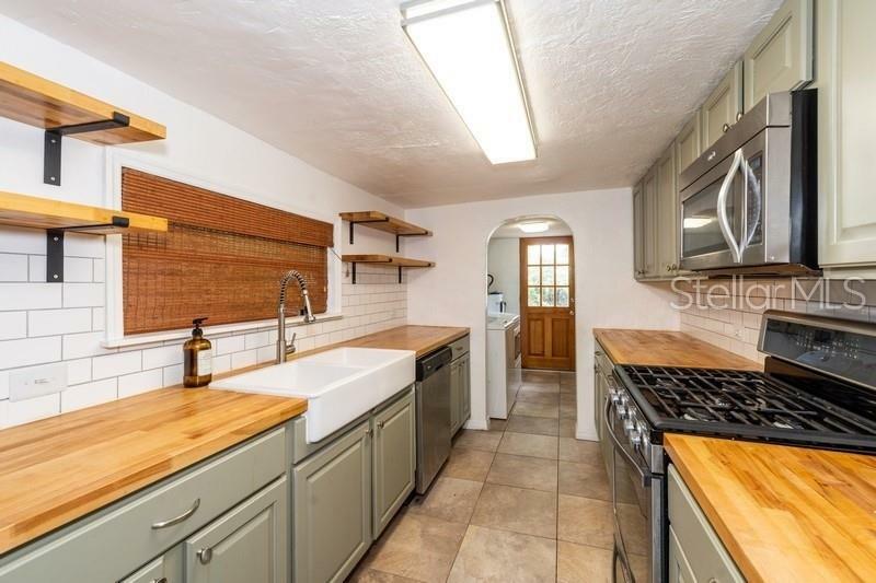 Property Photo: 149 E Grant Street FL 32806
