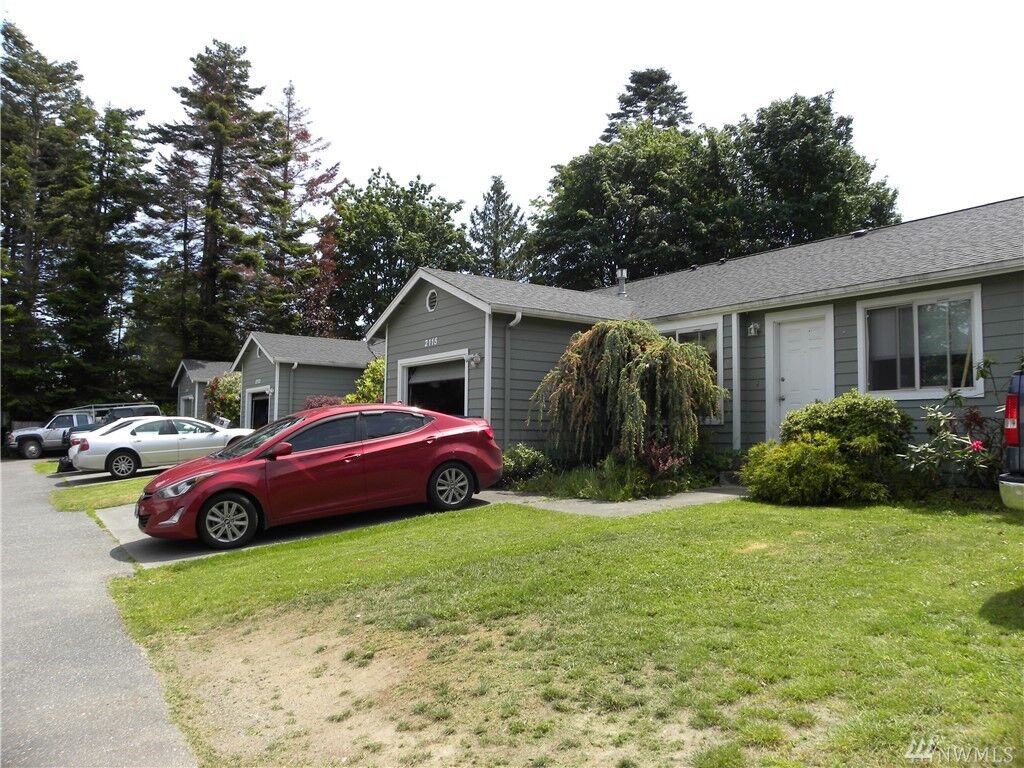Property Photo:  2111 2115 D Ave  WA 98221 