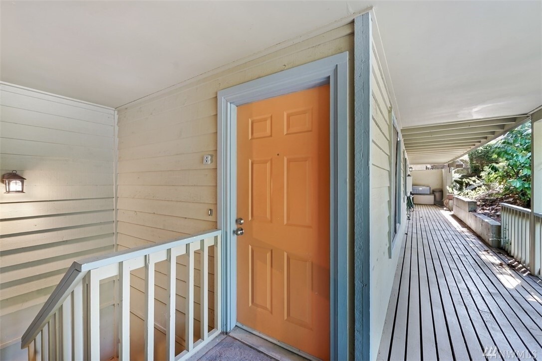 Property Photo: 2211 NE 197th Place WA 98155