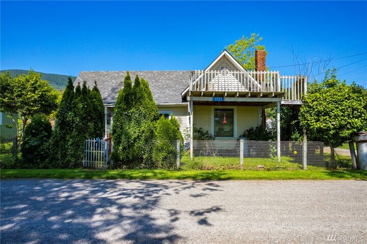 3723 Washington St  Bow WA 98232 photo