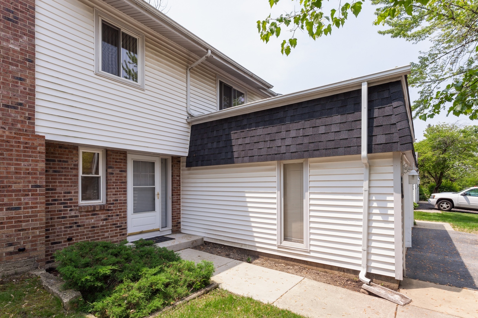 Property Photo:  223 Douglass Way  IL 60440 