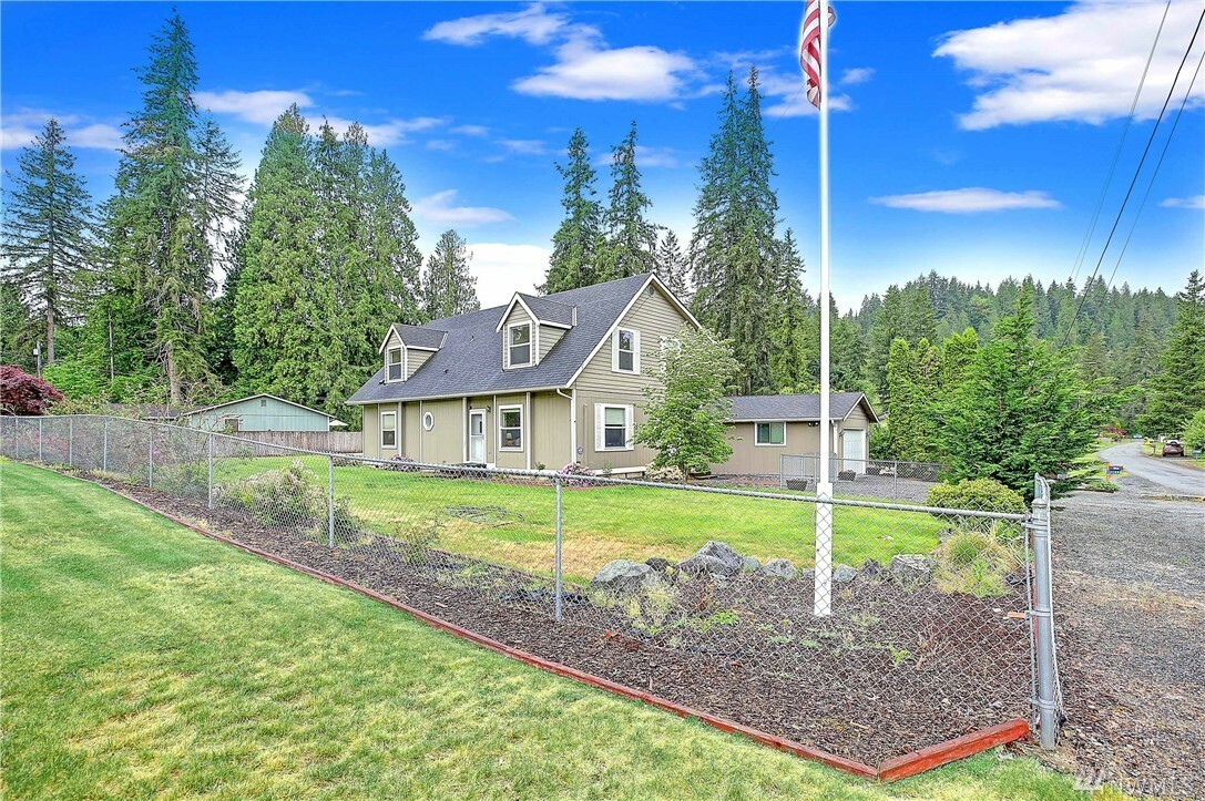 Property Photo:  14116 Club Wy  WA 98223 