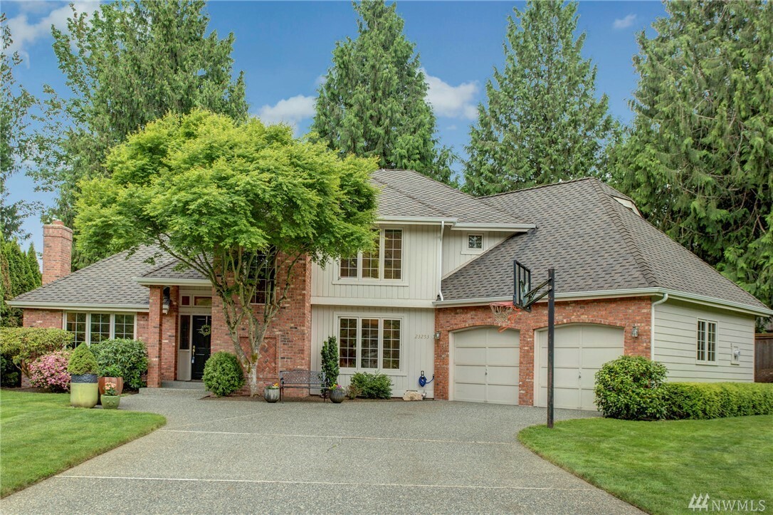 Property Photo:  23253 NE 20th Place  WA 98074 