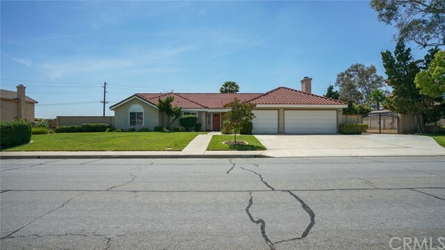 Property Photo:  11713 Valle Lindo  CA 92555 