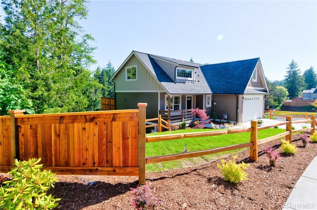 Property Photo:  2401 Elmhurst Ct  WA 98229 