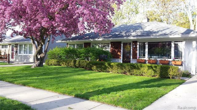 Property Photo:  520 Huntley Avenue  MI 48017 