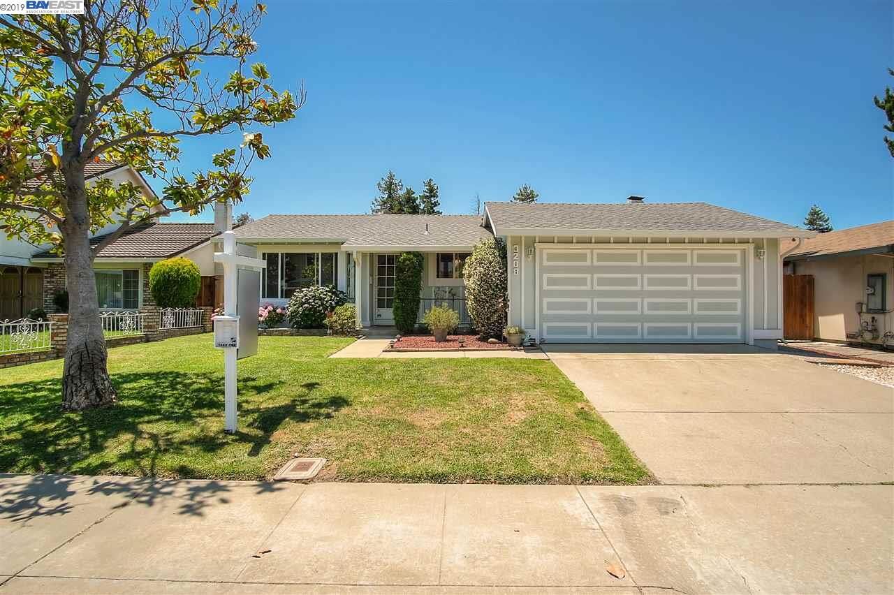 Property Photo: 3208 San Andreas Dr CA 94587