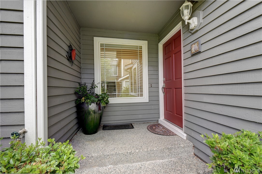 Property Photo: 24308 SE 41st Lane WA 98029