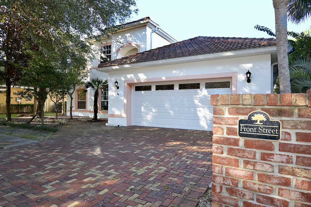 Property Photo:  44 Front Street  FL 32137 