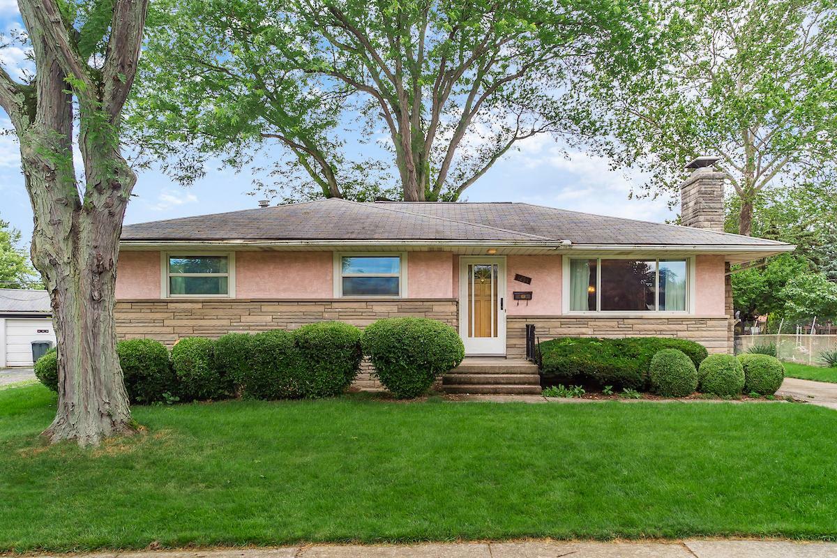 Property Photo: 1291 Hamlin Place OH 43227