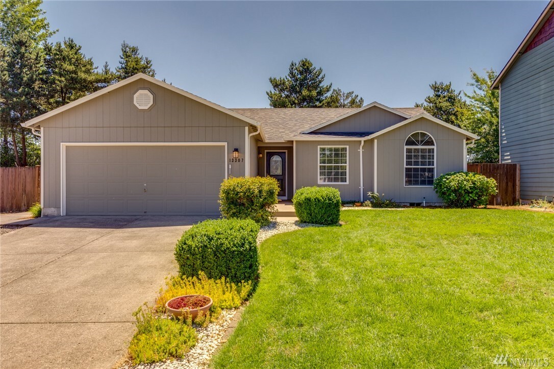 Property Photo:  13307 NE 88th Cir  WA 98682 