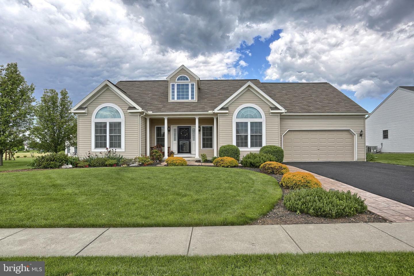 Property Photo: 41 Wickerberry Lane PA 17078