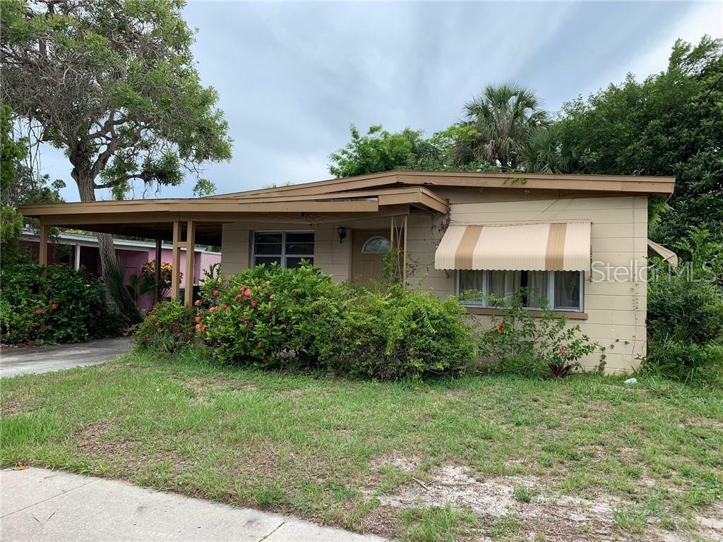 Property Photo:  2019 Leon Avenue  FL 34234 