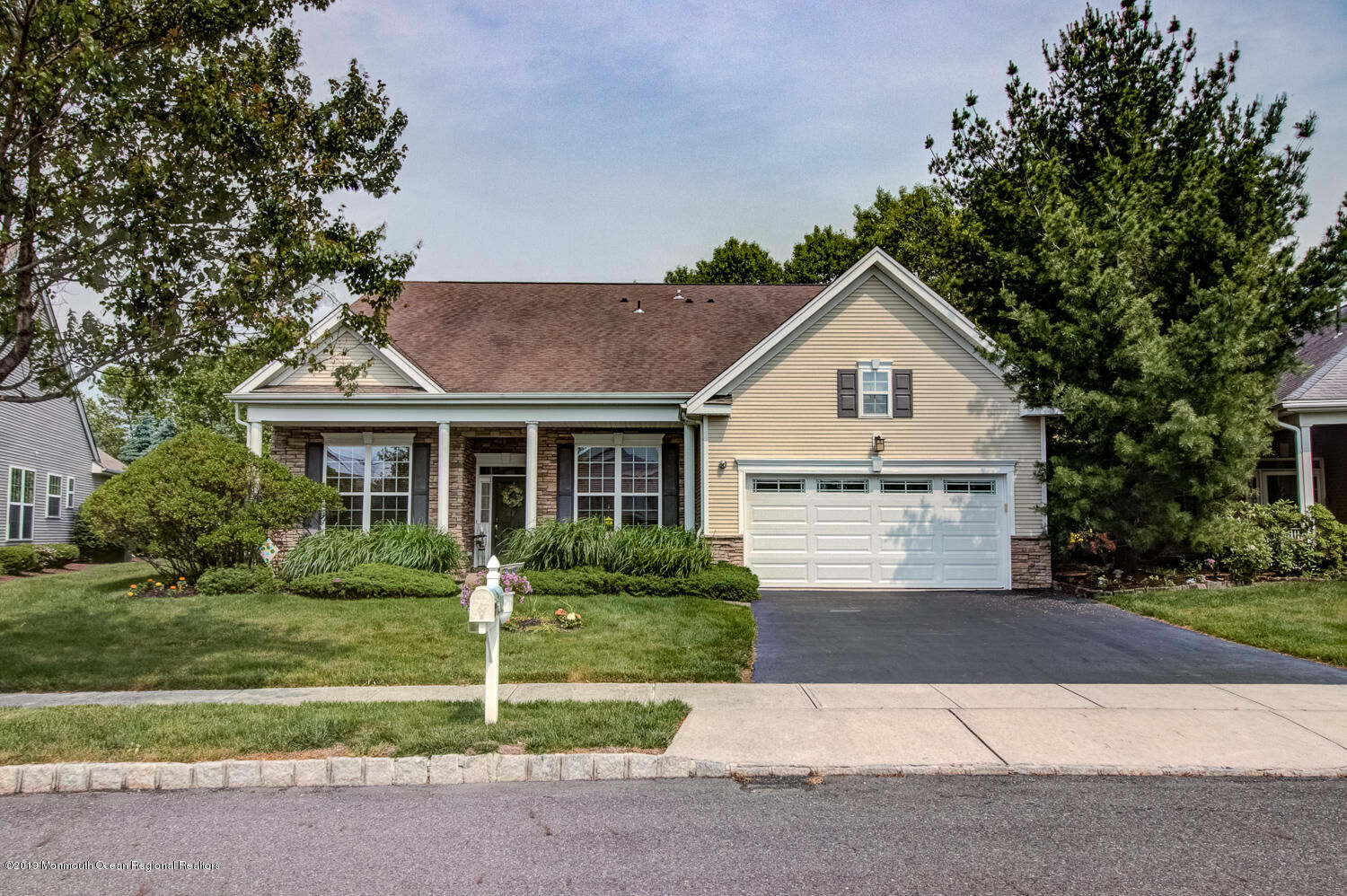 Property Photo:  5 Colonial Way  NJ 08501 