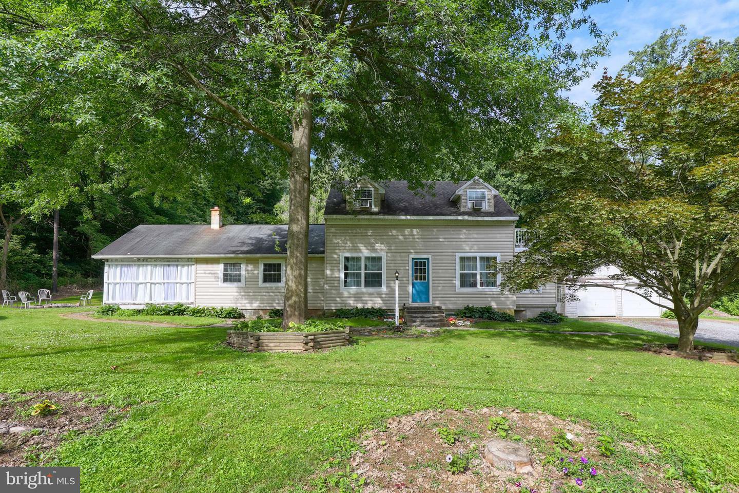 Property Photo:  122 River Road  PA 17565 