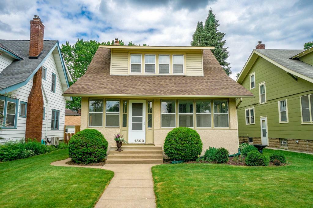 Property Photo:  1599 Wellesley Avenue  MN 55105 