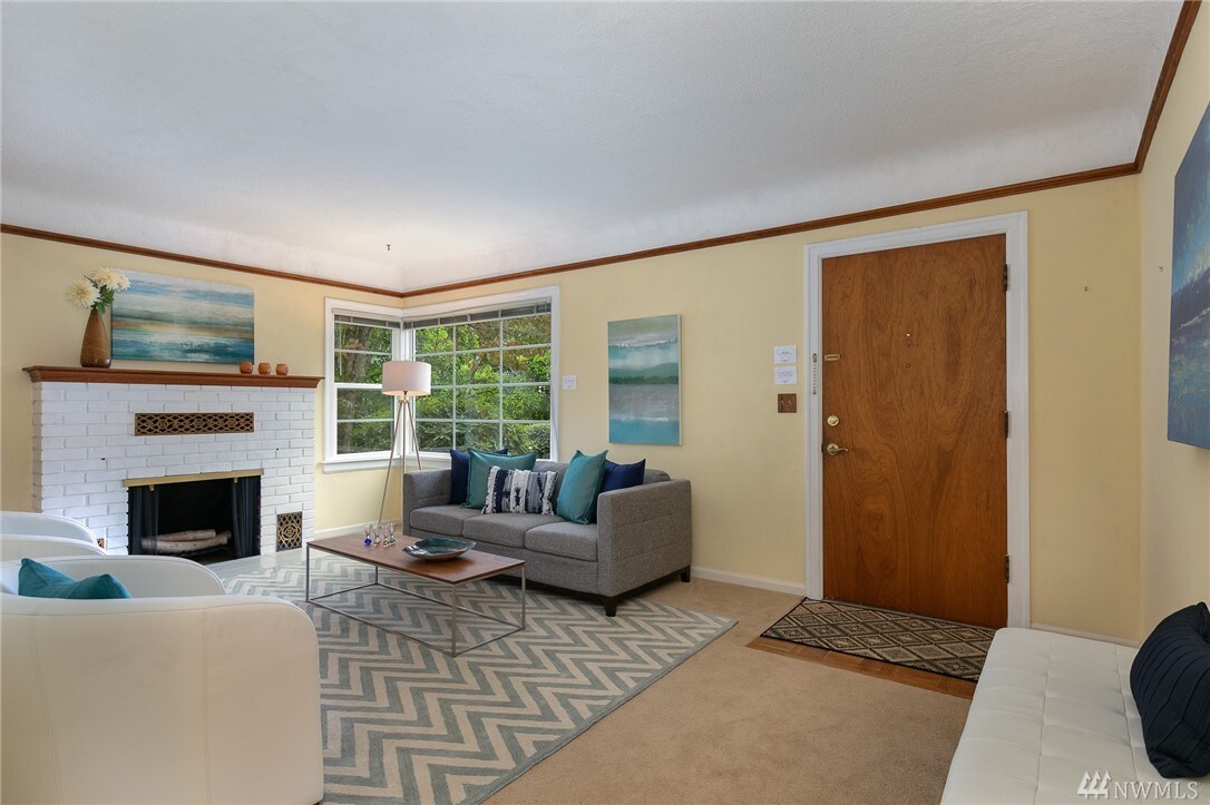 Property Photo: 14327 37th Avenue NE WA 98125
