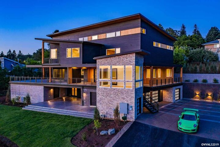 2600  Holiday Dr S  Salem OR 97302-5831 photo