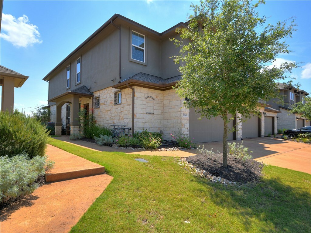 Property Photo: 13400 Briarwick Drive 1901 TX 78729