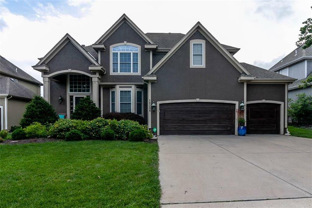 Property Photo: 16224 Ash Street KS 66085