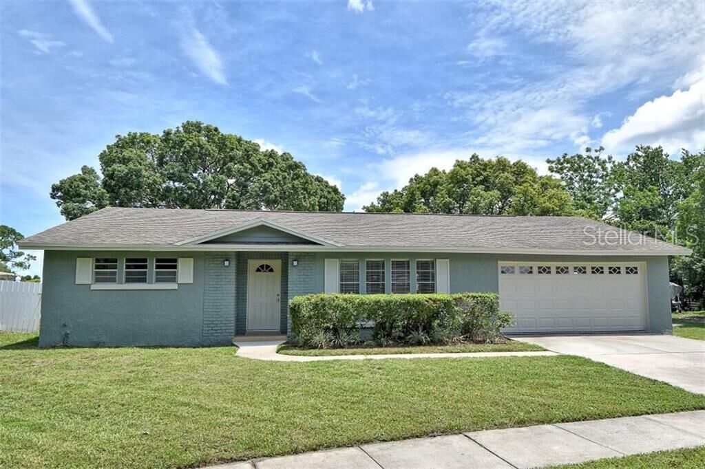 Property Photo:  8523 Alveron Avenue  FL 32817 