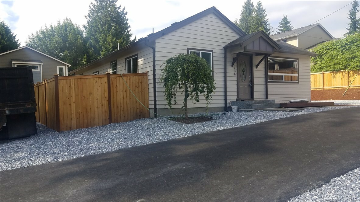 Property Photo:  239 S 126th St  WA 98168 