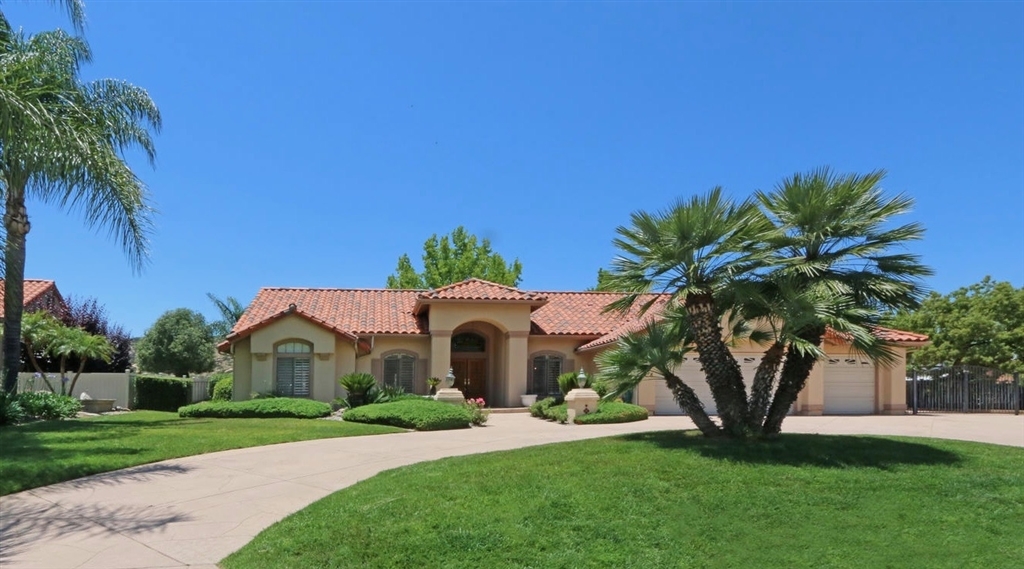 Property Photo:  9038 Summerhill Point  CA 91901 