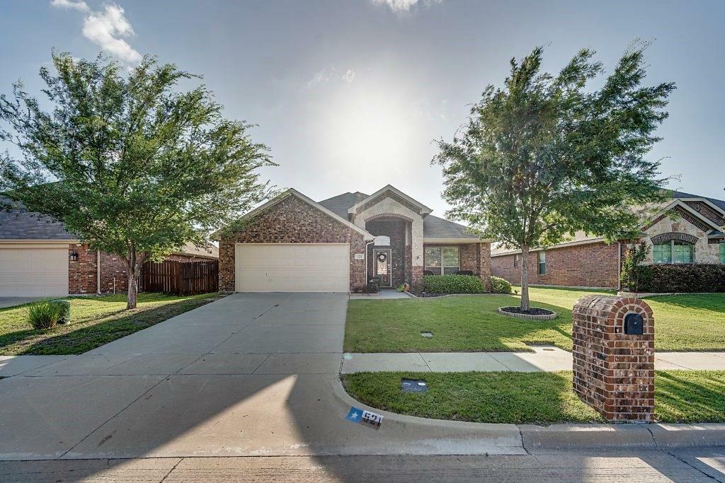 Property Photo:  521 Chelsea Drive  TX 76065 