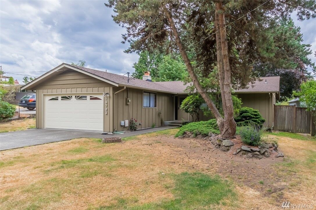 Property Photo:  10722 48th St E  WA 98372 