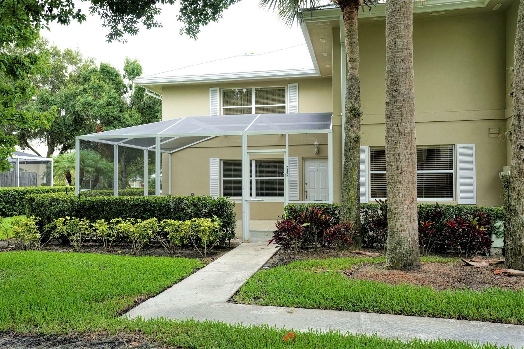 Property Photo:  2405 SW Danbury Lane  FL 34990 