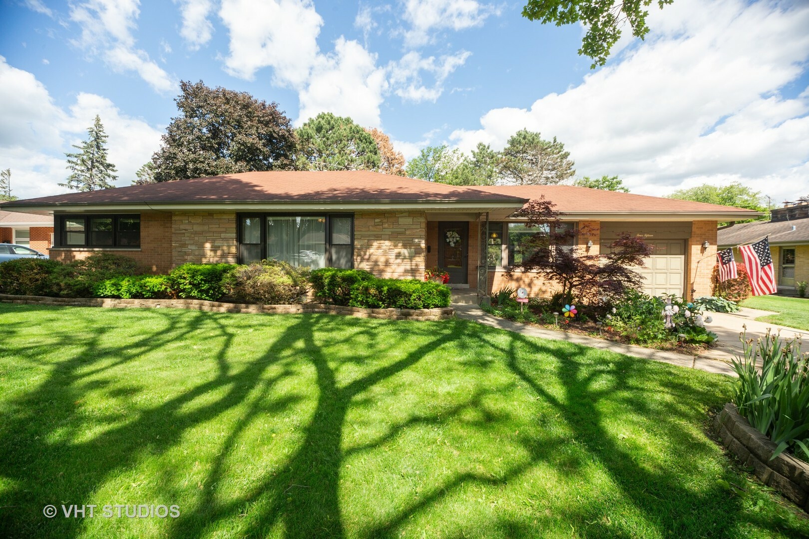 415 Cambridge Road  Des Plaines IL 60016 photo