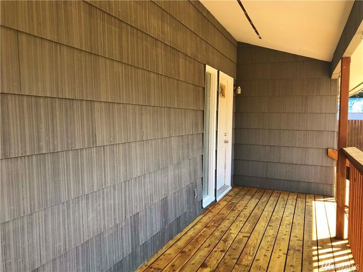 Property Photo:  1404 Eshom Rd  WA 98531 