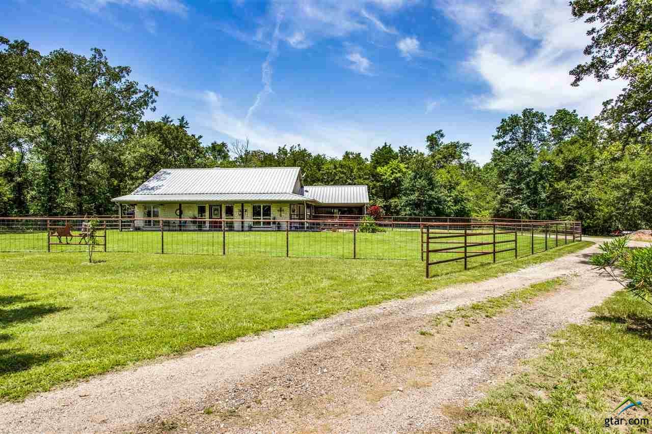 Property Photo:  426 Vz County Road 1523  TX 75140 