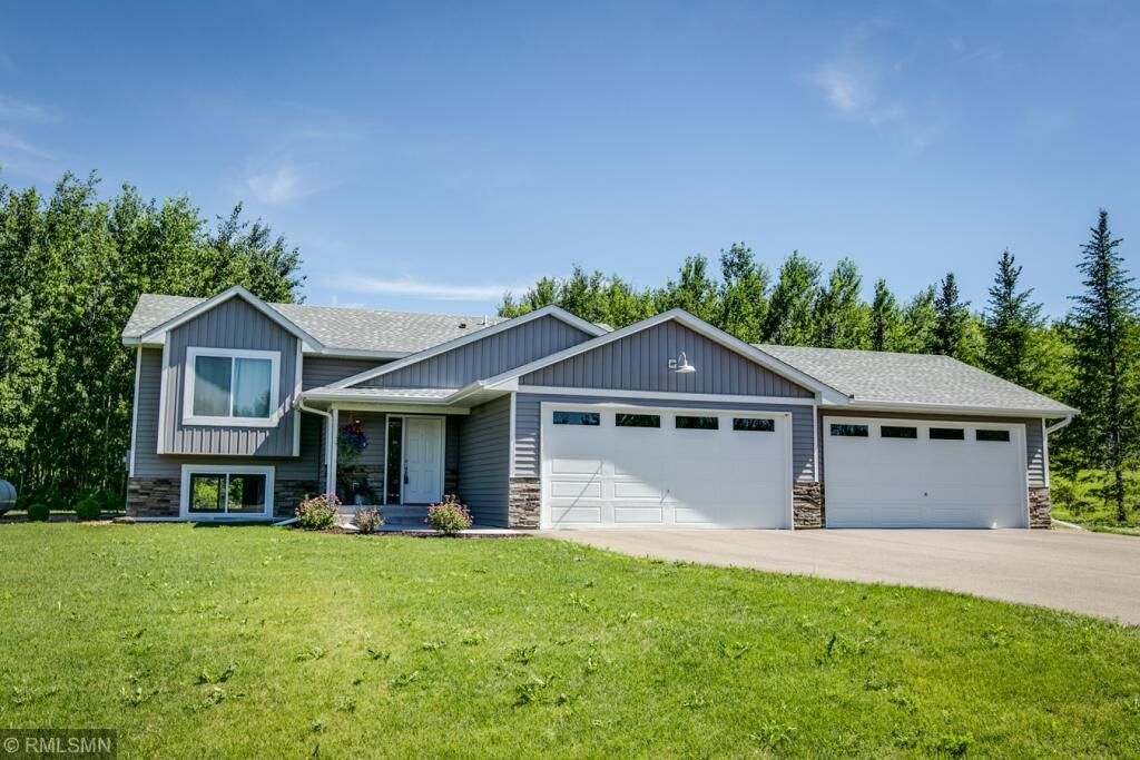 Property Photo:  26925 Sierra Avenue  MN 55074 