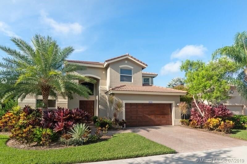 Property Photo: 16746 Diamond Pl FL 33331