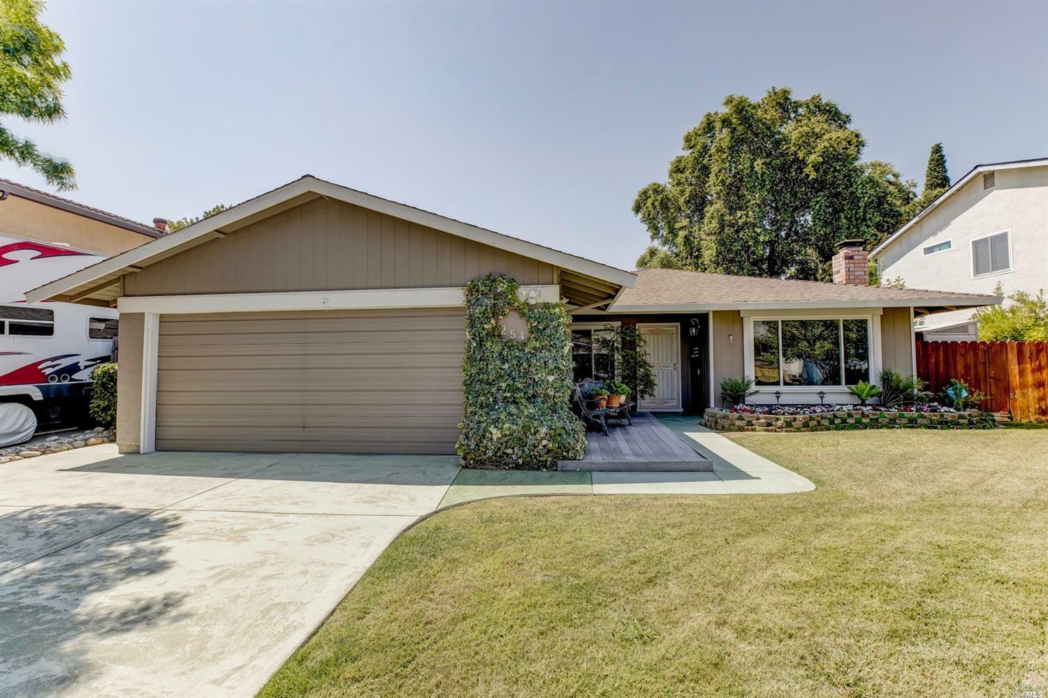 Property Photo:  254 Arlington Way  CA 95687 