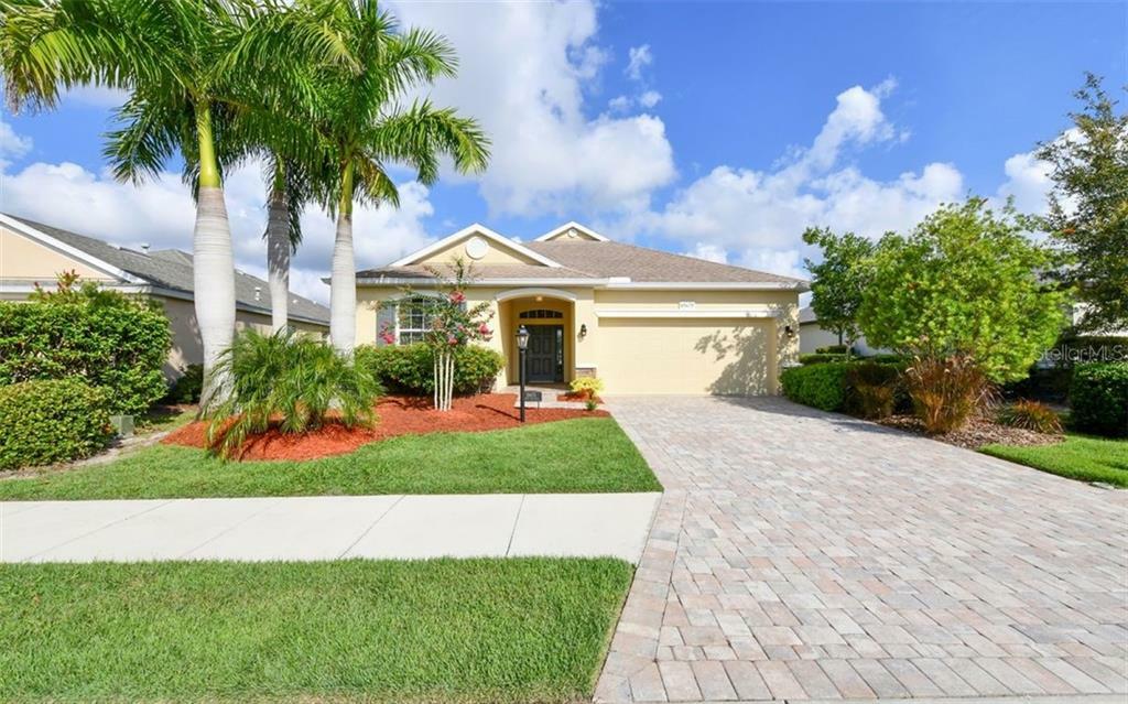 Property Photo:  15675 Lemon Fish Drive  FL 34202 