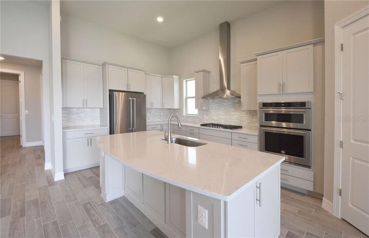Property Photo:  10055 Covered Moss Drive  FL 32836 