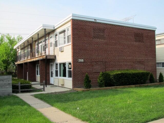 Property Photo:  766 East 5th Court H  IL 60016 