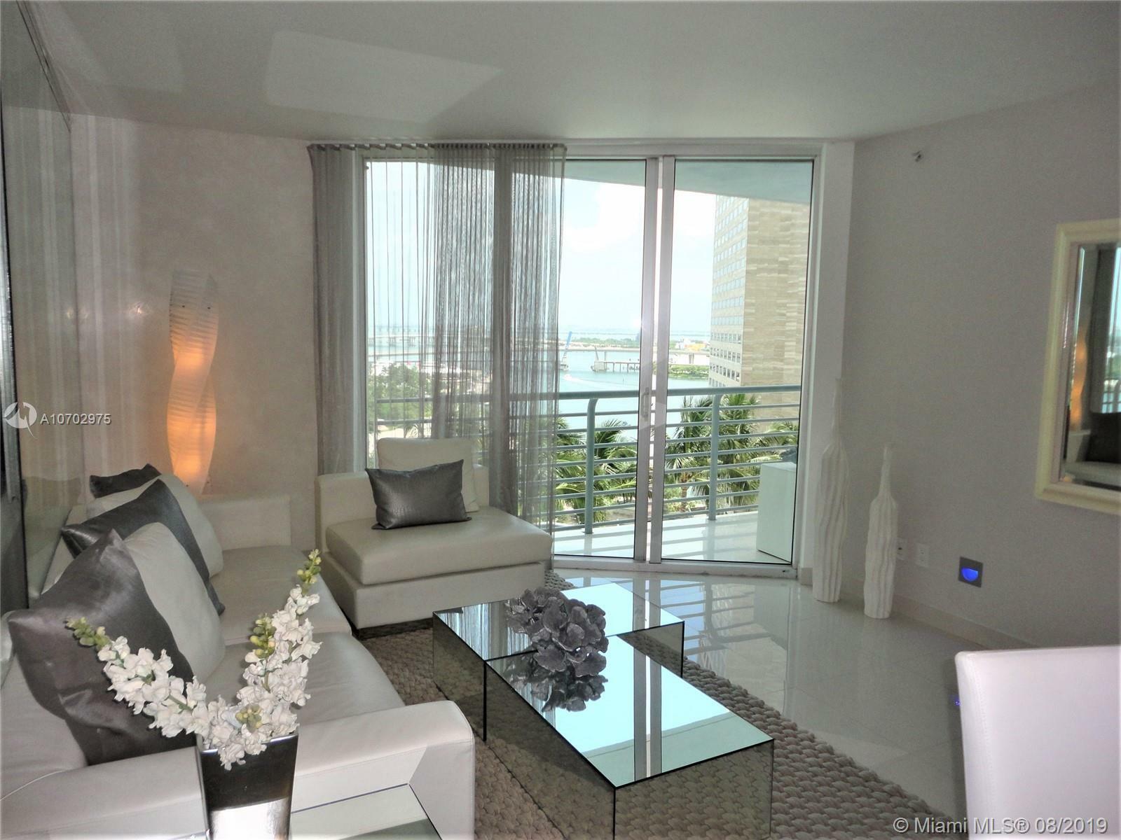 Property Photo:  325 S Biscayne Blvd 1816  FL 33131 