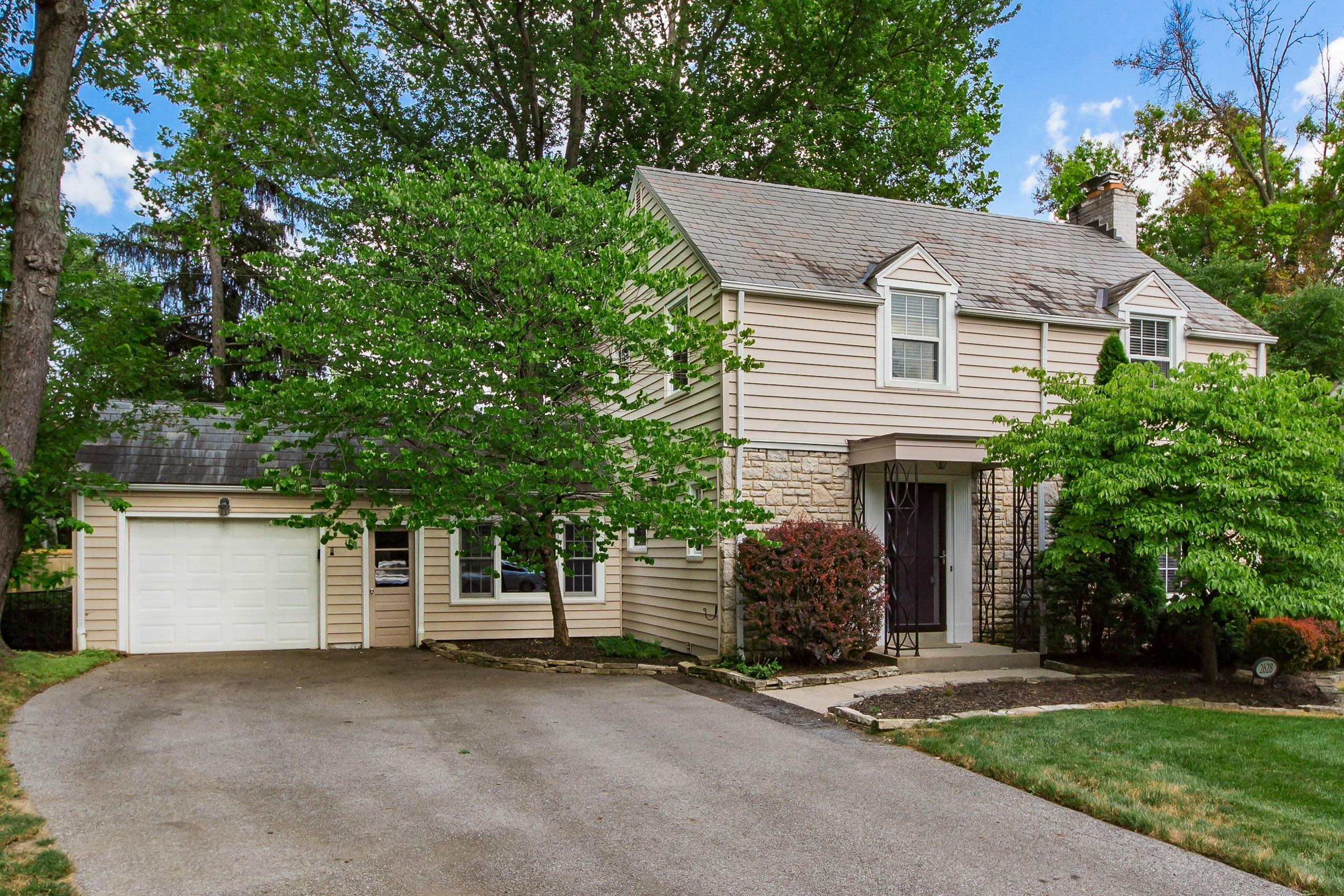 Property Photo: 2628 Northwest Boulevard OH 43221
