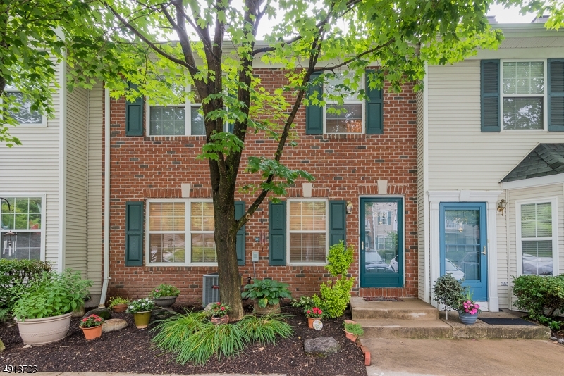 Property Photo:  2336 Oliver Ct  NJ 07430 