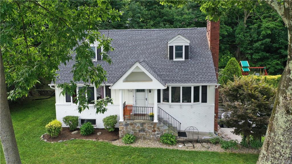 Property Photo: 754 Warren Avenue NY 10594