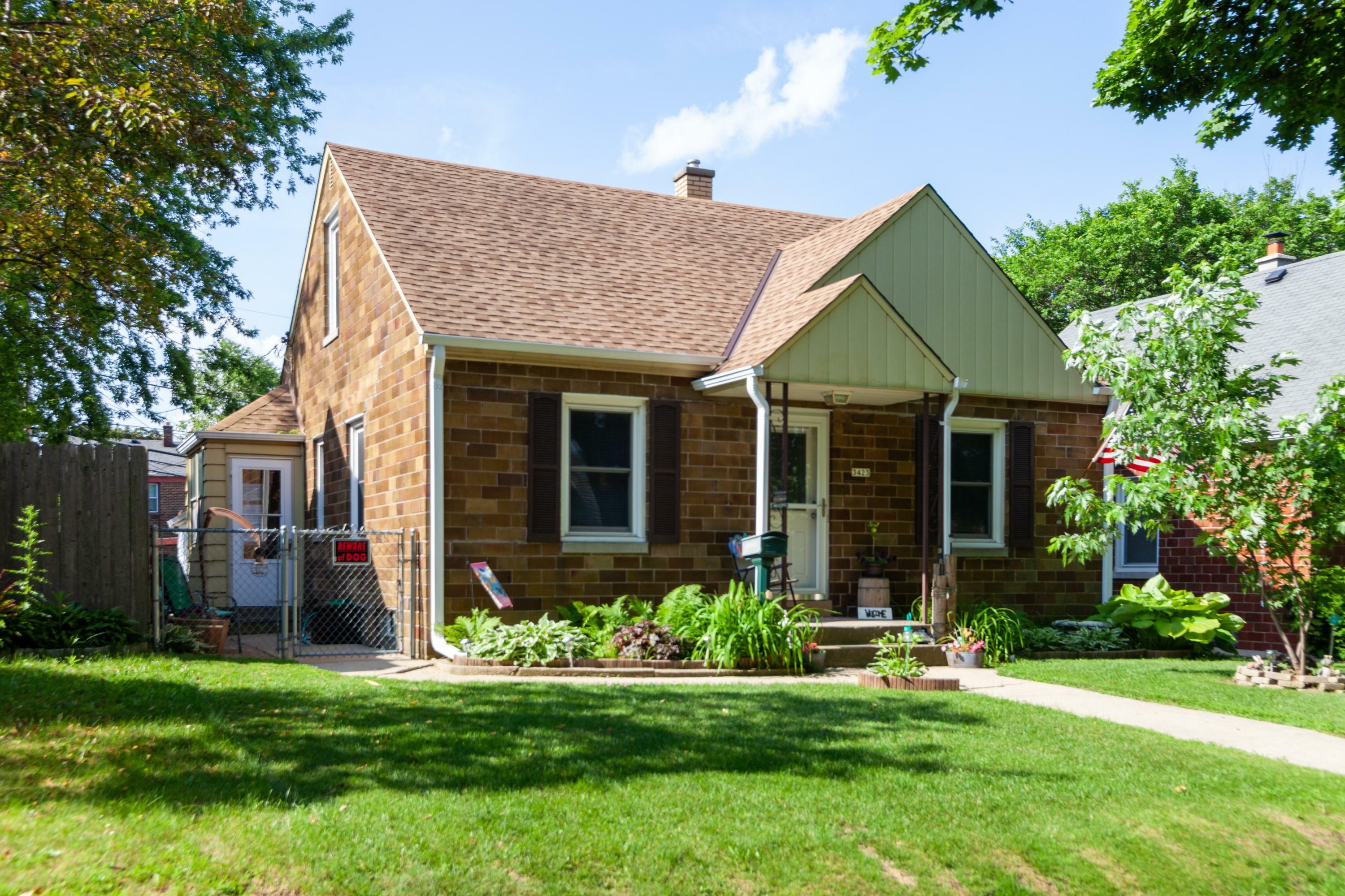 Property Photo:  3423 E Allerton Ave  WI 53110 