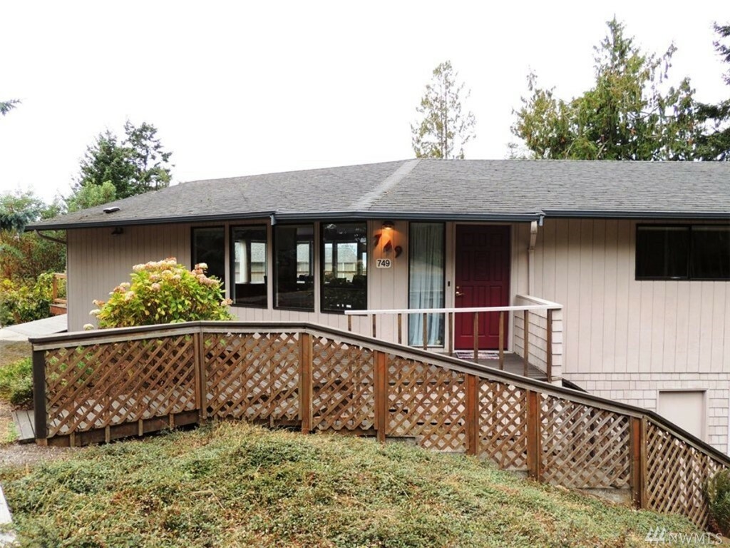 Property Photo:  749 Tillamuk Dr  WA 98257 